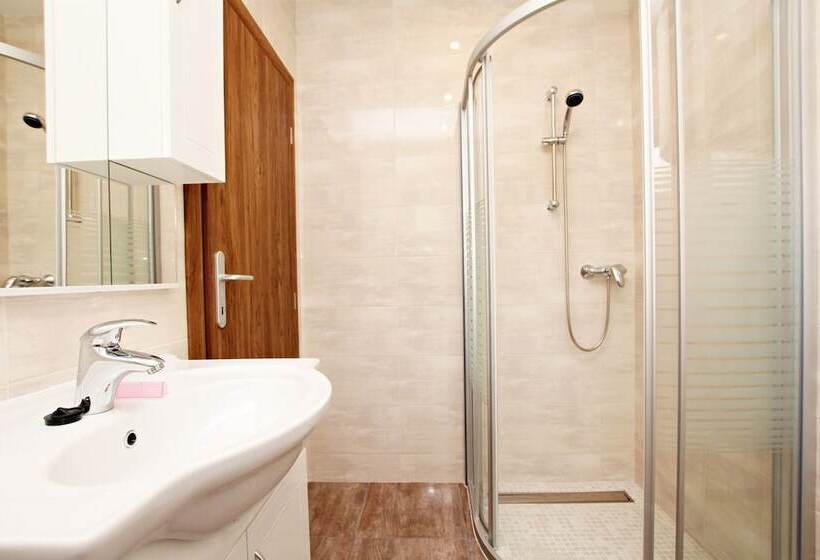 هتل Apartment Anica