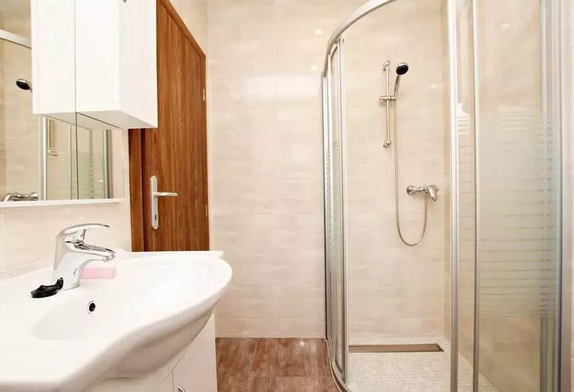 هتل Apartment Anica