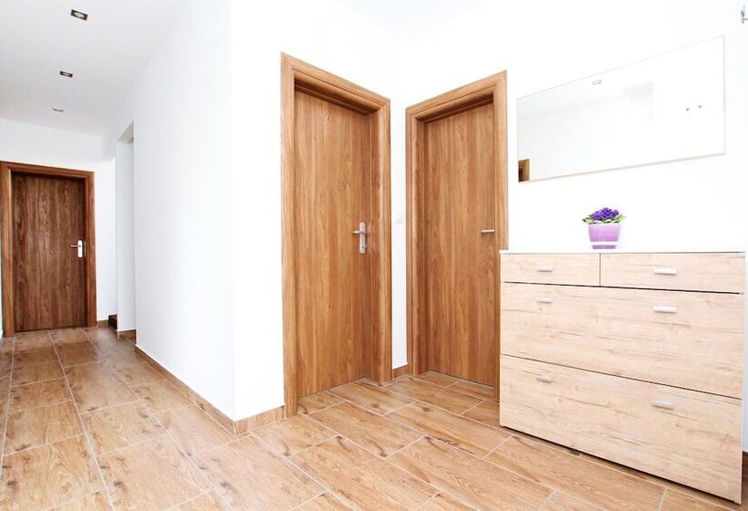 هتل Apartment Anica