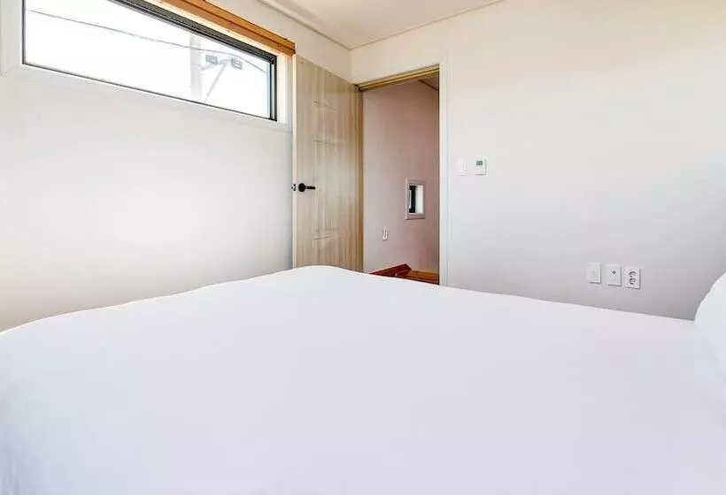 Jeju Damongchae Pension