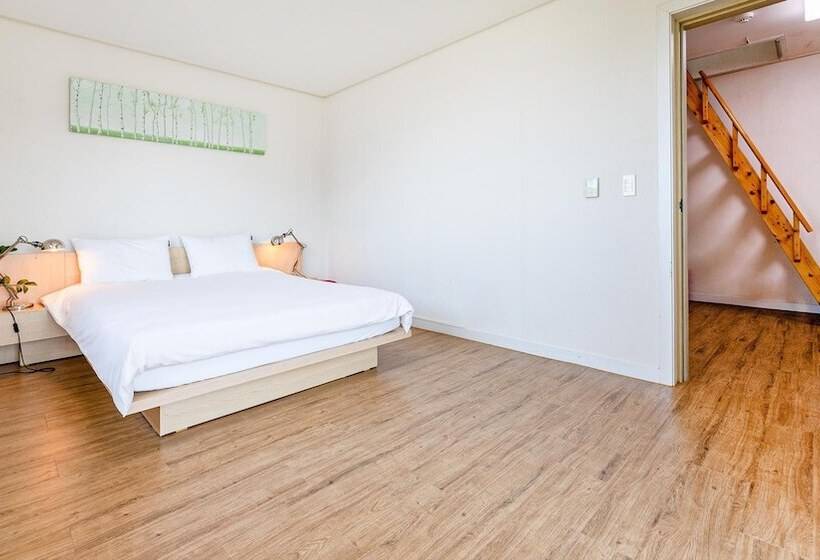 Jeju Damongchae Pension