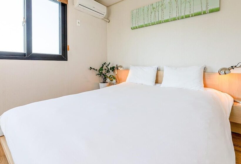 Jeju Damongchae Pension