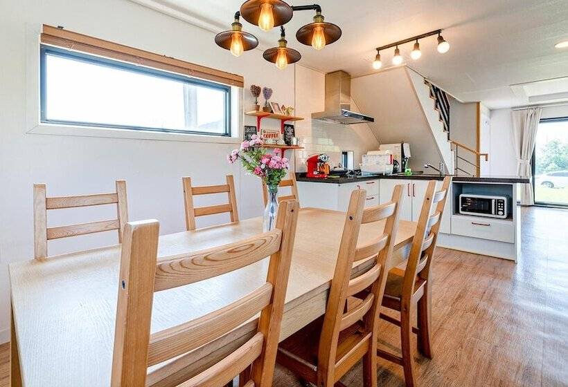 Jeju Damongchae Pension