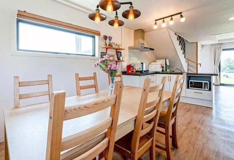 Jeju Damongchae Pension