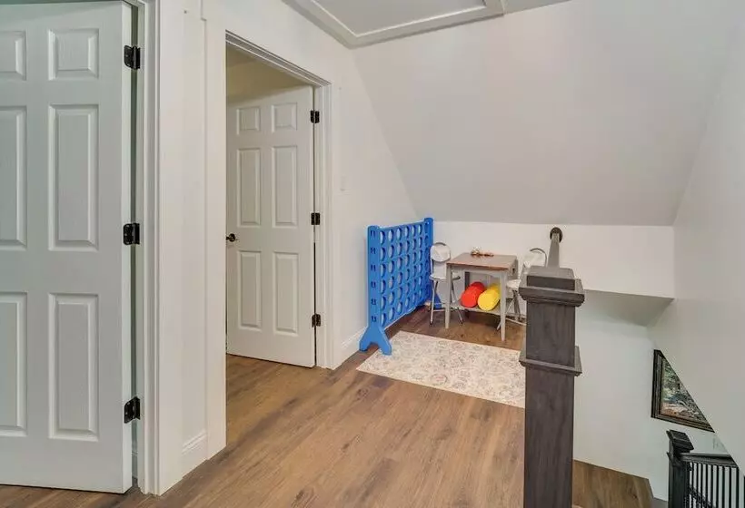 1 Mi To Massanutten Resort: Cabin W/ Fire Pit!