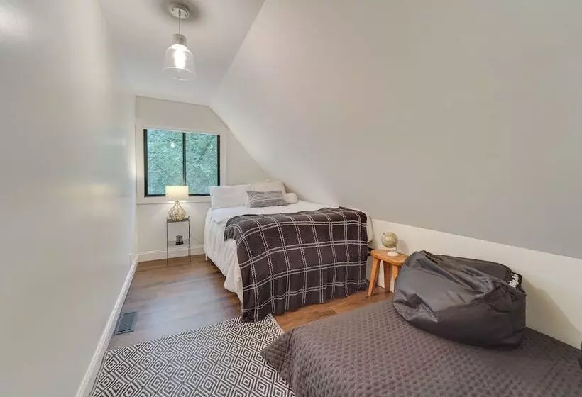 1 Mi To Massanutten Resort: Cabin W/ Fire Pit!