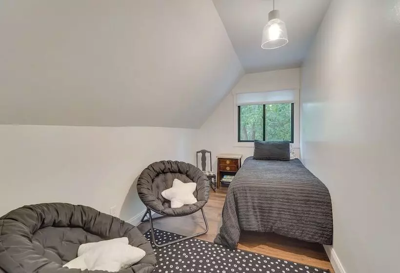 1 Mi To Massanutten Resort: Cabin W/ Fire Pit!