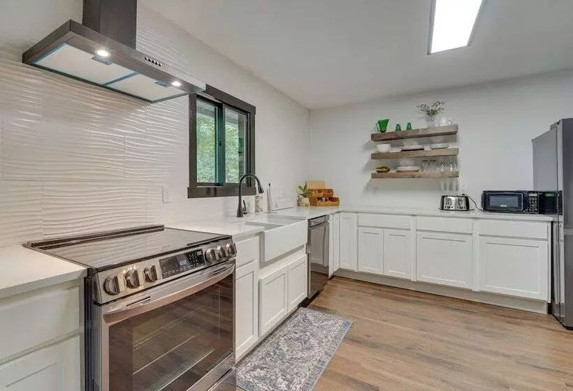 1 Mi To Massanutten Resort: Cabin W/ Fire Pit!