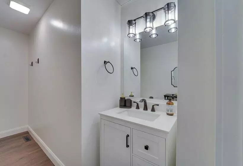 1 Mi To Massanutten Resort: Cabin W/ Fire Pit!