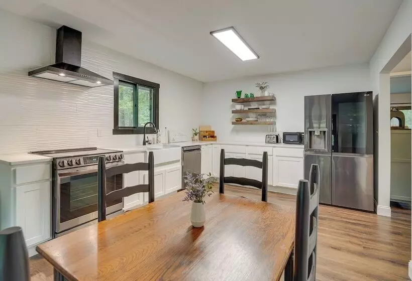 1 Mi To Massanutten Resort: Cabin W/ Fire Pit!