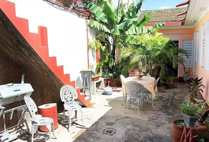 ペンション Hostal Alvarez Trinidad