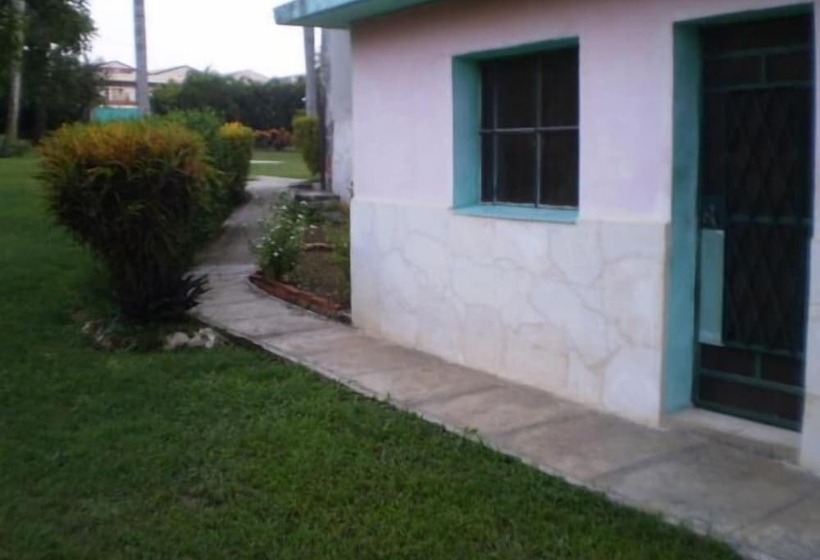 پانسیون Hostal Finca Aurora