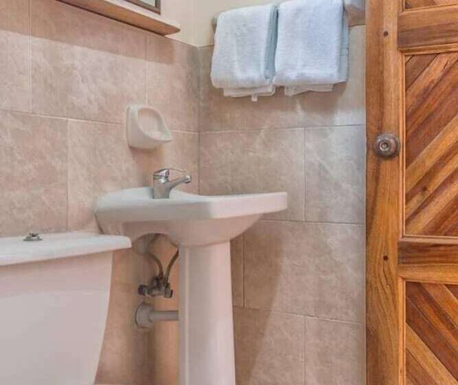 پانسیون Hostal Finca Aurora