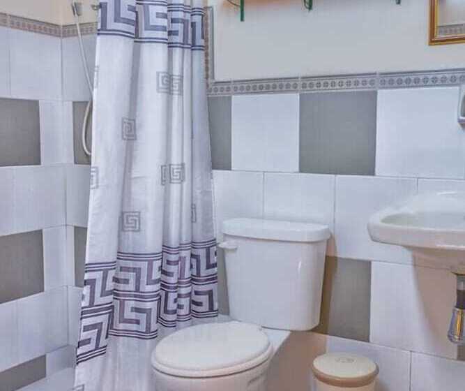 پانسیون Hostal Finca Aurora