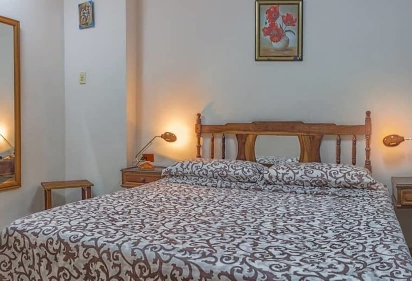 پانسیون Hostal Finca Aurora