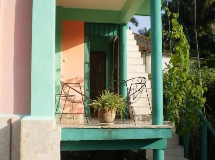 پانسیون Hostal Finca Aurora