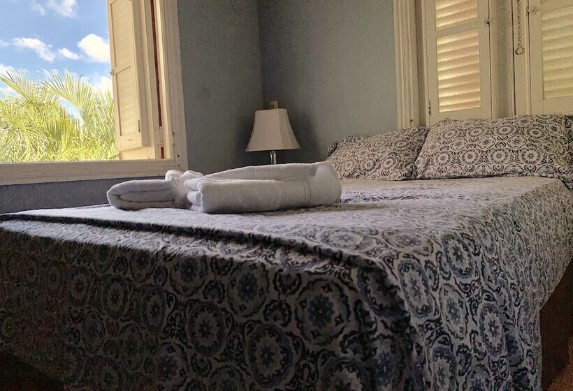 پانسیون Hostal La Casona Holguin