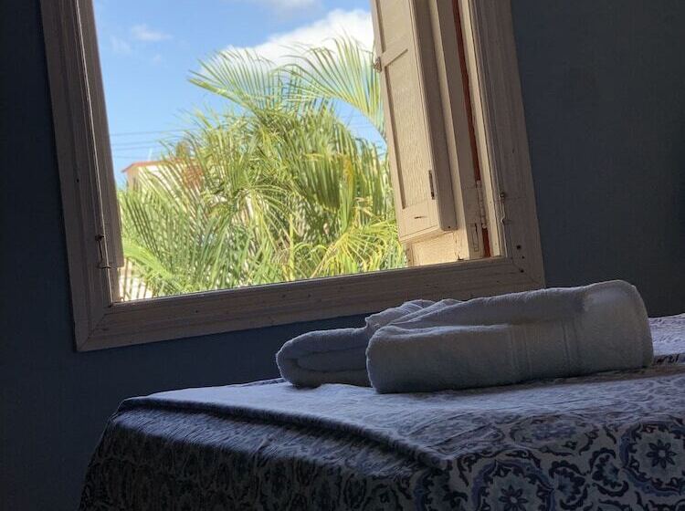 پانسیون Hostal La Casona Holguin