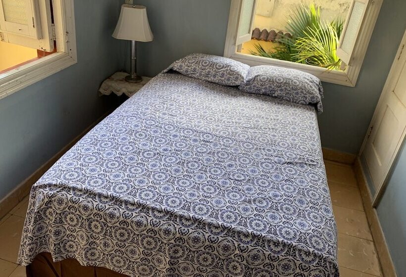 پانسیون Hostal La Casona Holguin