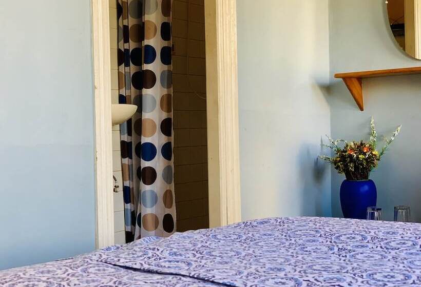 پانسیون Hostal La Casona Holguin