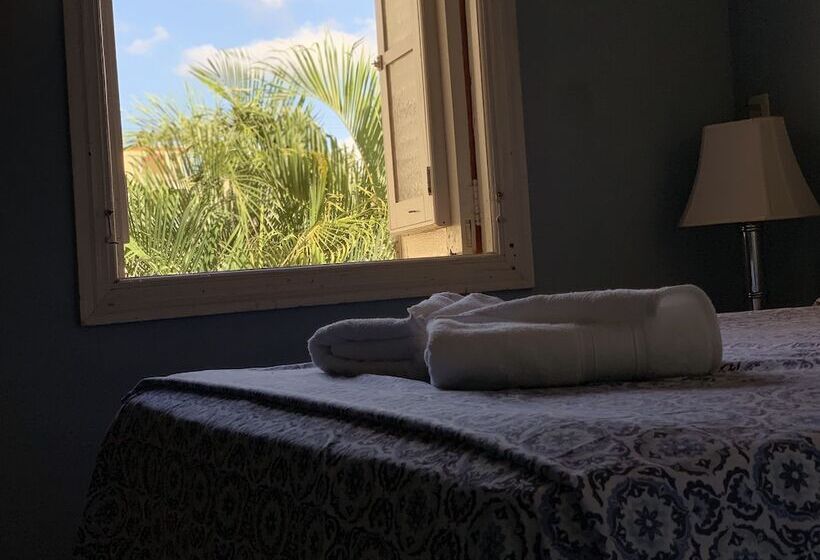 پانسیون Hostal La Casona Holguin