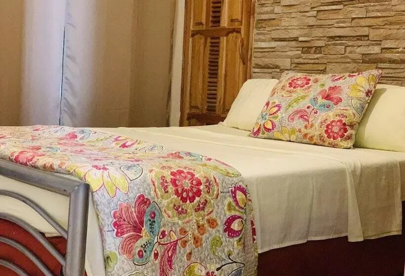 ペンション Hostal La Casona Holguin