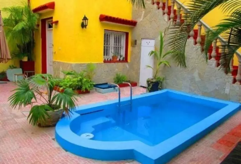 ペンション Hostal La Casona Holguin
