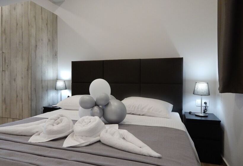 פנסיון Nioplias Luxury Apartments Pefkohori