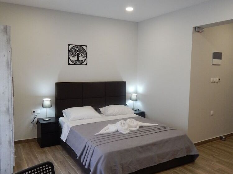 פנסיון Nioplias Luxury Apartments Pefkohori