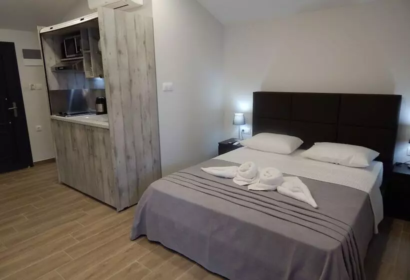 Majatalo Nioplias Luxury Apartments Pefkohori