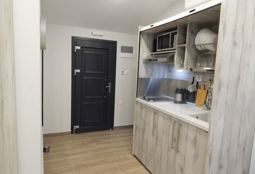 פנסיון Nioplias Luxury Apartments Pefkohori