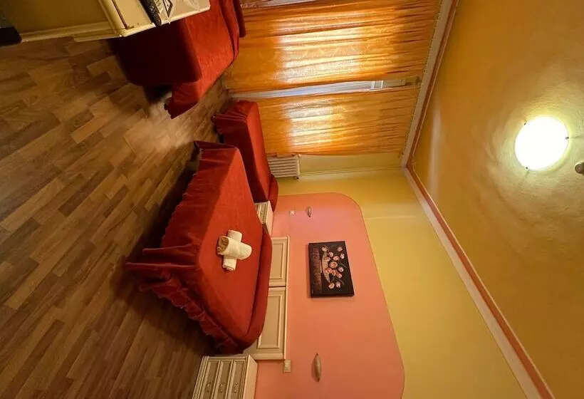 ペンション Room In Guest Room   Fly In Viareggio Beach In Front Of The Famous Promenade With Shops And Establis