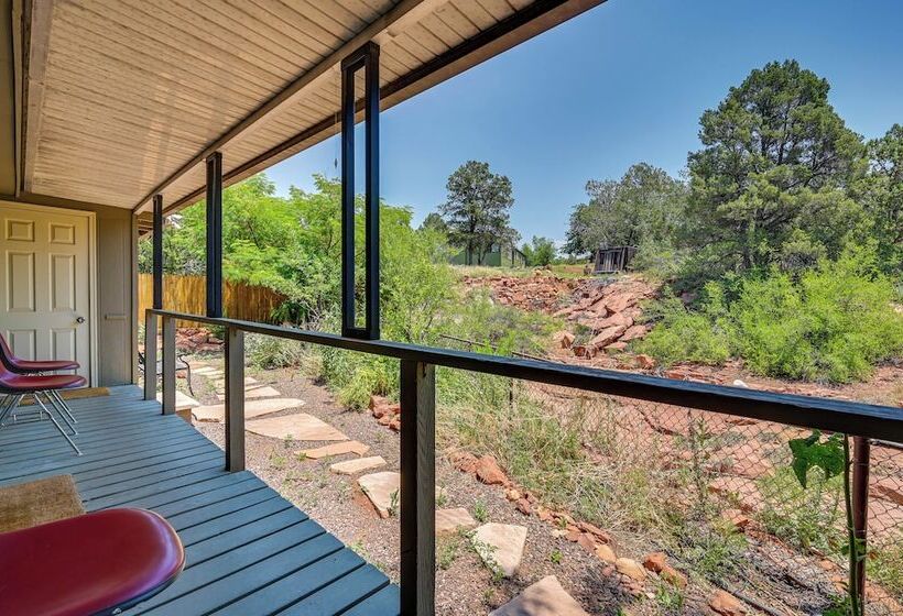 Quaint Sedona Cottage: Close To Trails & Downtown!