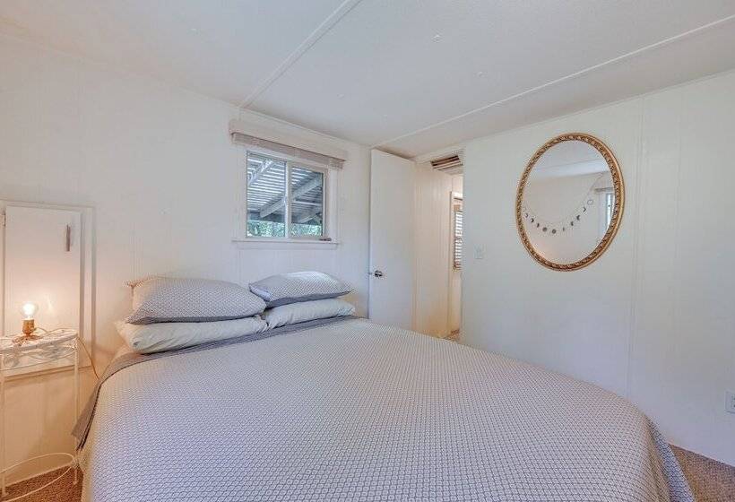 Quaint Sedona Cottage: Close To Trails & Downtown!