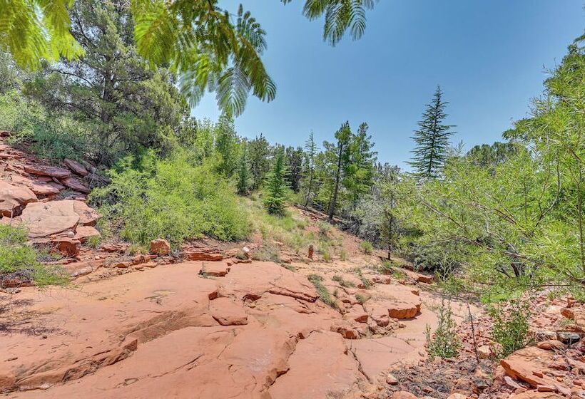 Quaint Sedona Cottage: Close To Trails & Downtown!