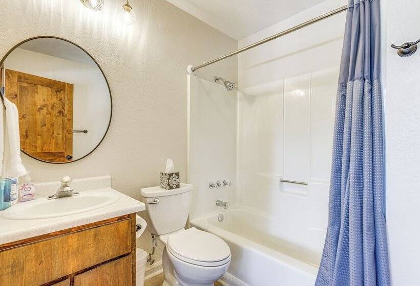 4 Mi To Angel Fire Resort: Retreat W/ Hot Tub