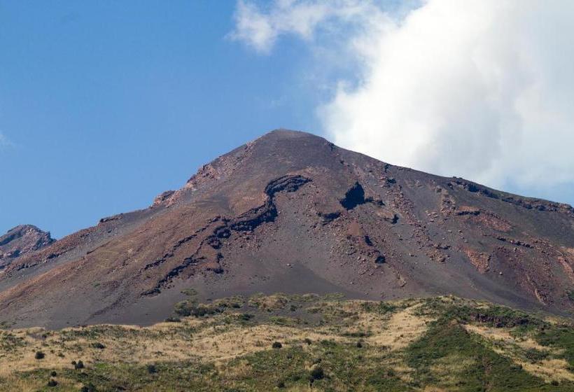 تختخواب و صبحانه La Locanda Del Barbablù