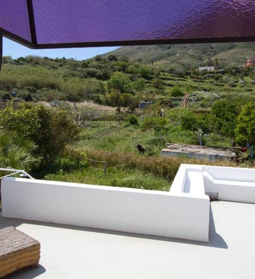 تختخواب و صبحانه La Locanda Del Barbablù