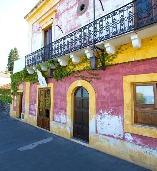 تختخواب و صبحانه La Locanda Del Barbablù