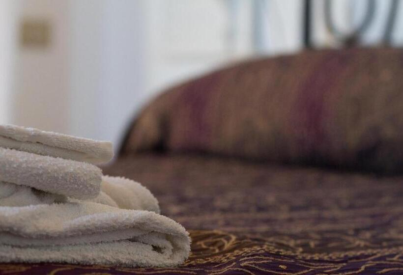 تختخواب و صبحانه La Locanda Del Barbablù