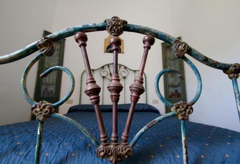 تختخواب و صبحانه La Locanda Del Barbablù