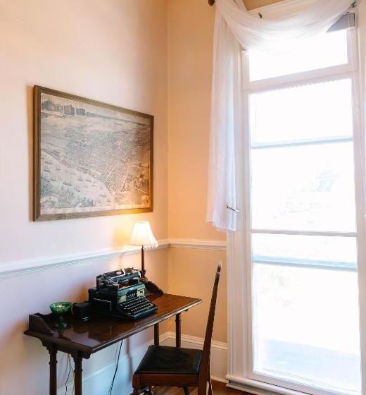 مبيت وإفطار Stanley House Inn