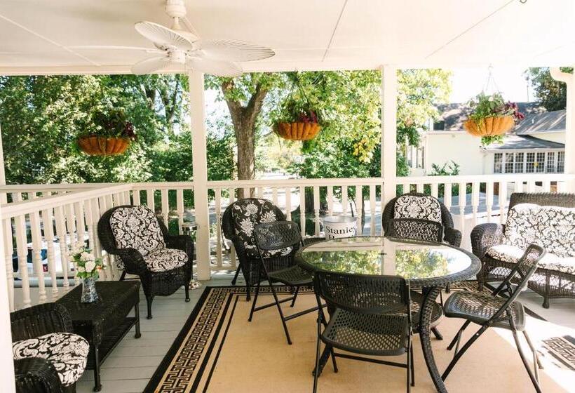 مبيت وإفطار Stanley House Inn