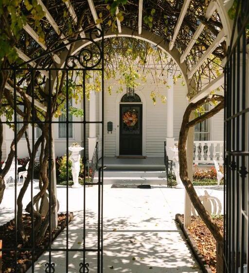 مبيت وإفطار Stanley House Inn