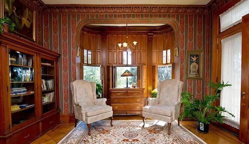 Bed and Breakfast Emig Mansion