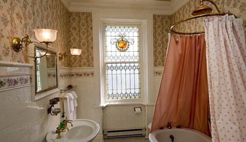 Bed and Breakfast Emig Mansion