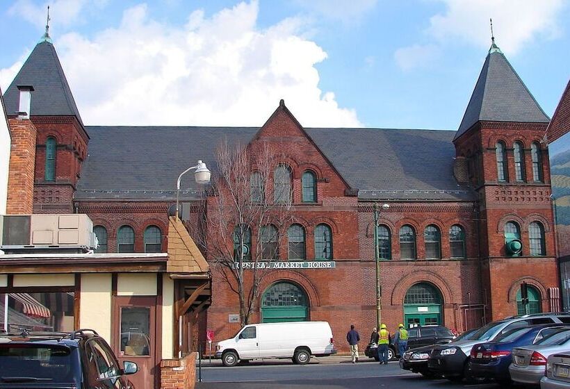 Bed and Breakfast Emig Mansion