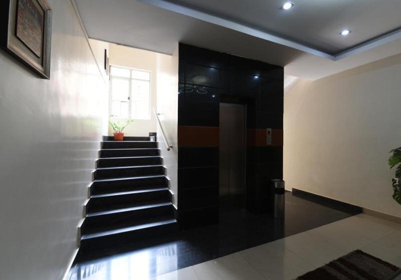 בית מלון כפרי M V Grand