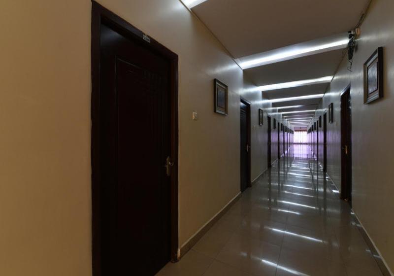 בית מלון כפרי M V Grand