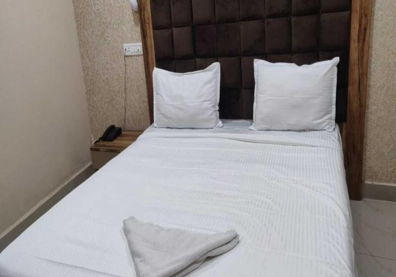 בית מלון כפרי M V Grand